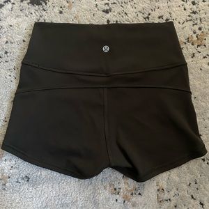 Lululemon 4in shorts - Dark Olive